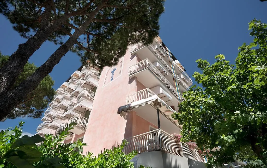 Hotel Trevi Лидо-ди-Езоло