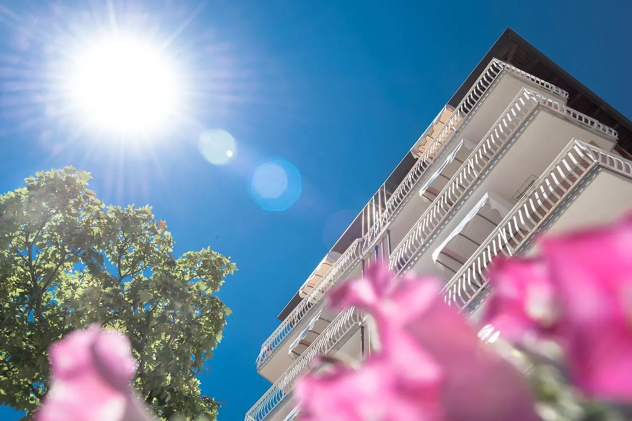 Hotel Trevi Лидо-ди-Езоло