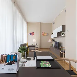 Апартаменты Hemeras Boutique Homes - Design Near Duomo Cathedral Милан